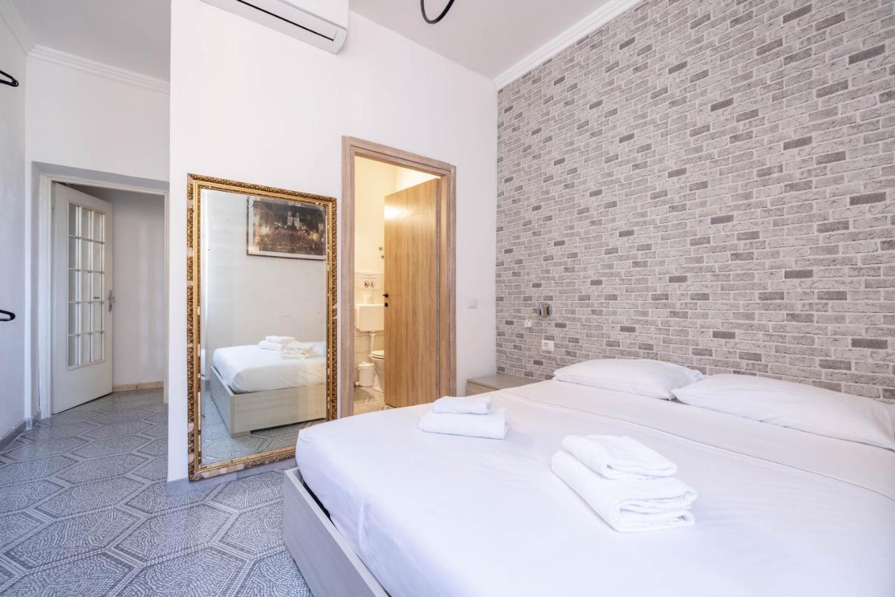 Vg Piazza Navona 5 Stelle Montecitorio Room Rom Exterior foto